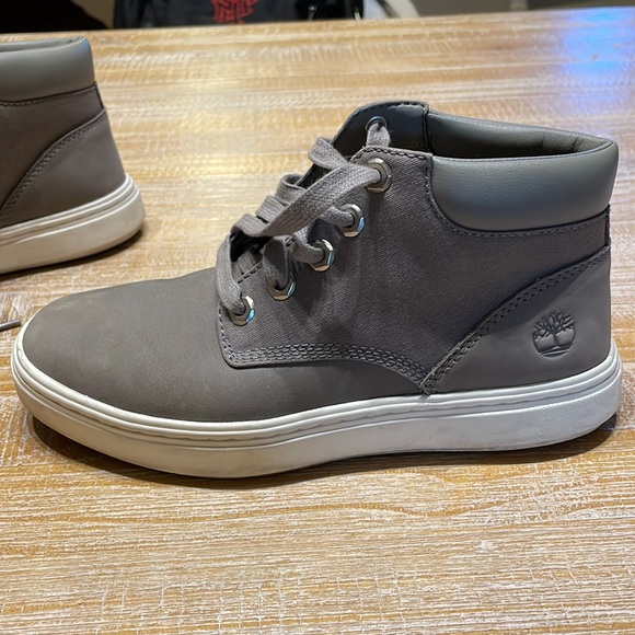 Timberland tennis shoes gray size 6 - Picture 3 of 5
